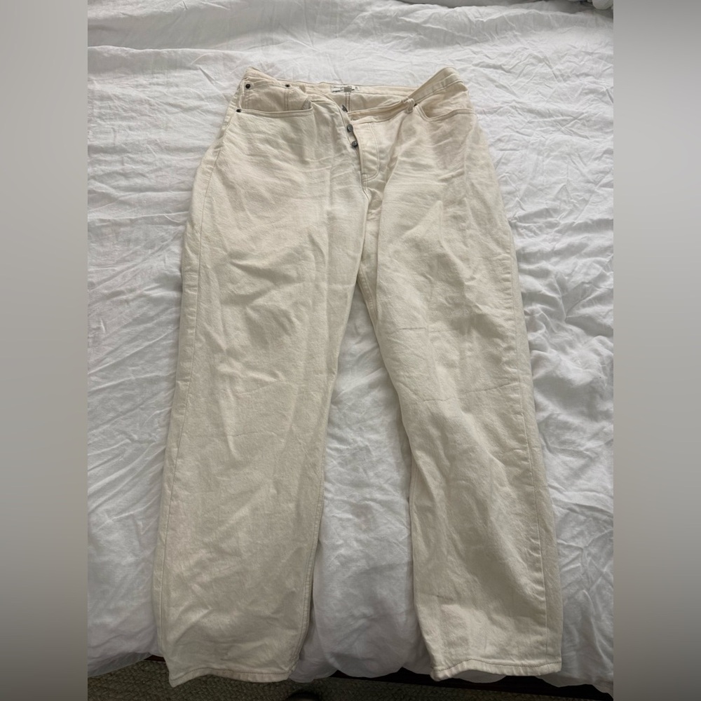 Abercrombie & Fitch Curve Love Hi-Rise Dad Jeans